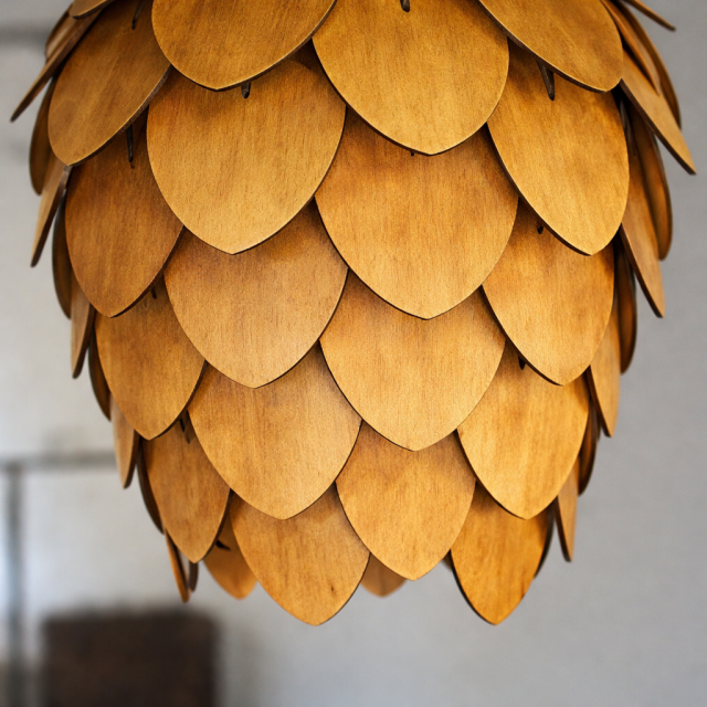 Anders taklampa Guldbrun