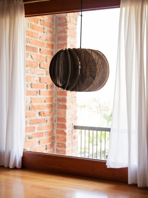 fiona window 2 Photoroom